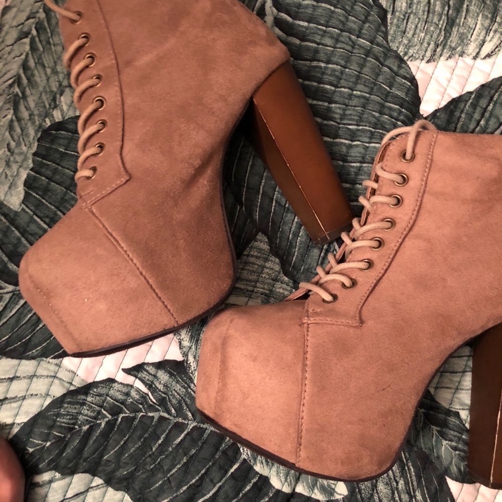 PLATFORM HEELS